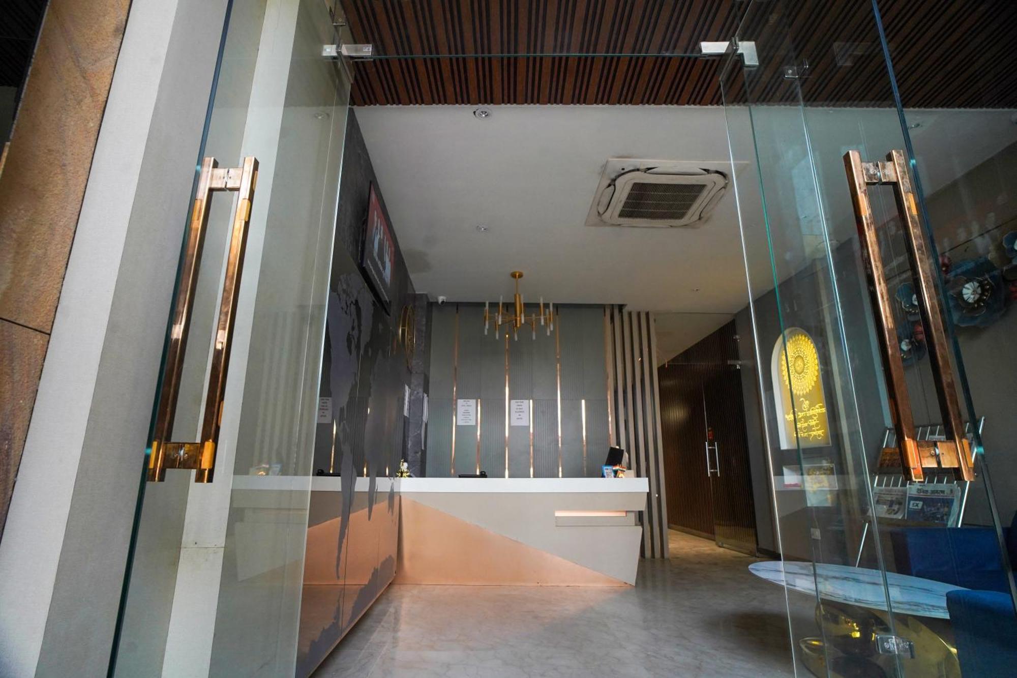 Familia Hotel And Banquets Lucknow Exterior foto
