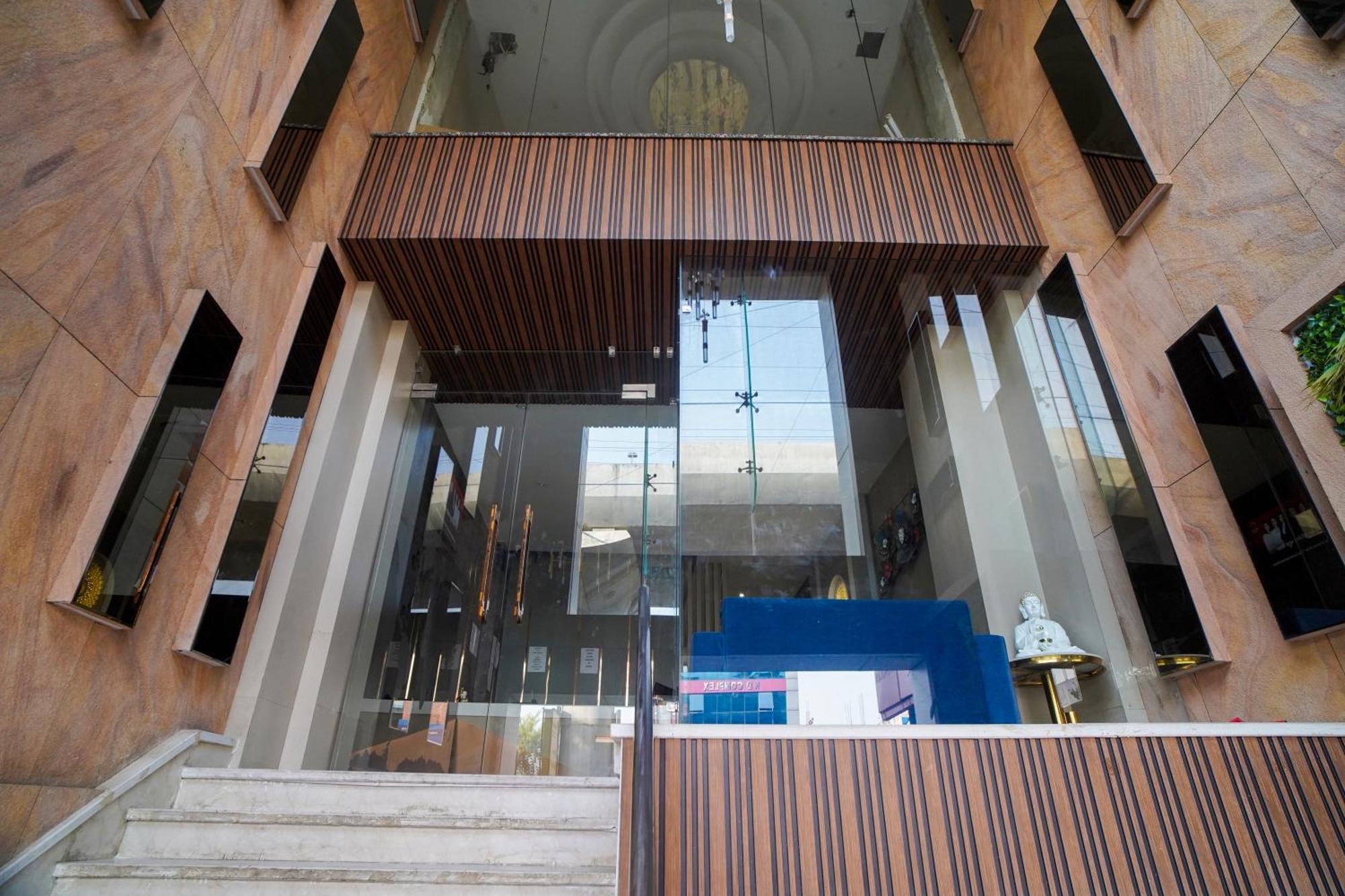 Familia Hotel And Banquets Lucknow Exterior foto